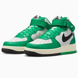 New NIKE AIR FORCE 1 MID ‘07 LV8
